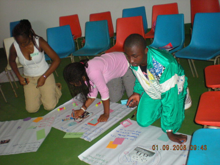 Photo INSER Action Sociale : Ateliers créatifs