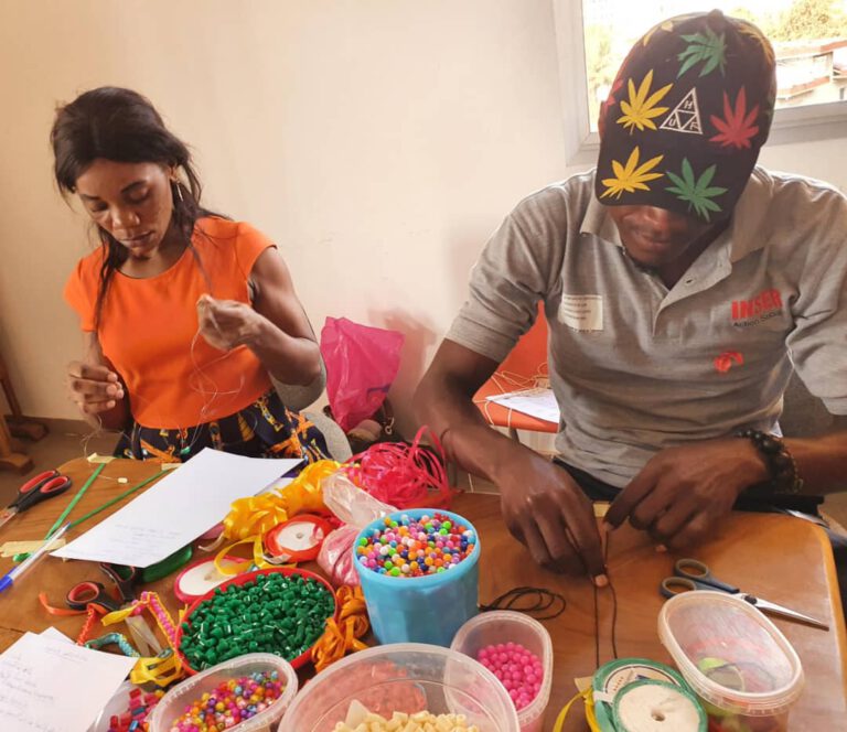 Photo INSER Action Sociale : Ateliers créatifs