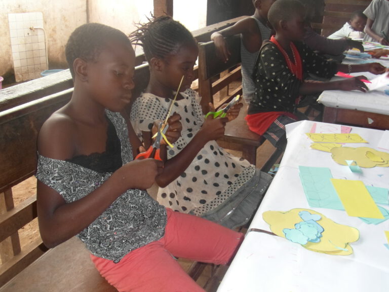Photo INSER Action Sociale : Ateliers créatifs